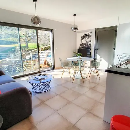 Le Nid Discret Avec Balcon Et Parking Prive Gratuit דירה