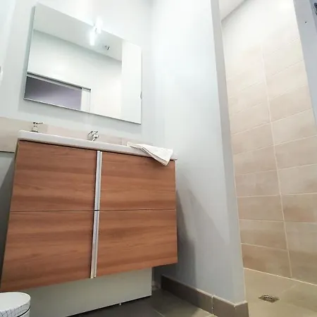 Apartman Le Nid Discret Avec Balcon Et Parking Prive Gratuit